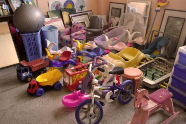 02-bazar-slide-brinquedos2975B371-BB07-5425-CD37-1E0C0189A6D5.jpg