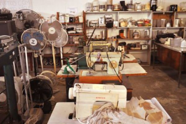 07-bazar-slide-aparelhosDA469F68-148C-673E-ED45-D87140D72FA4.jpg