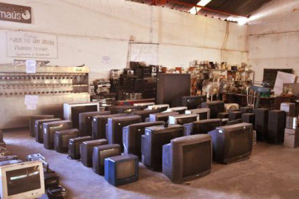 09-bazar-slide-tv60E7A97F-776A-00D6-B668-9F7552A54A53.jpg
